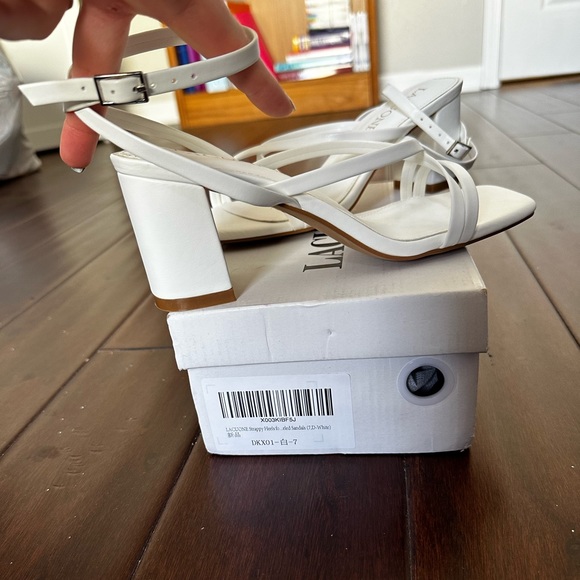 *NIB* Lacuone Strappy White Block Heeled Sandals - size 7 - Picture 7 of 10